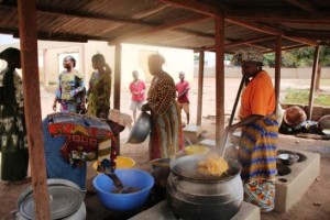 Article : Côte d’Ivoire – Vaincre cette faim qui éloigne des tables-bancs